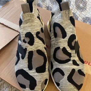 Adidas ultraboost cheetah print. US Size 11 women 10 men. Smoke/pet free home